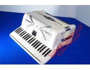Sonola compact 120 bass piano accordion white